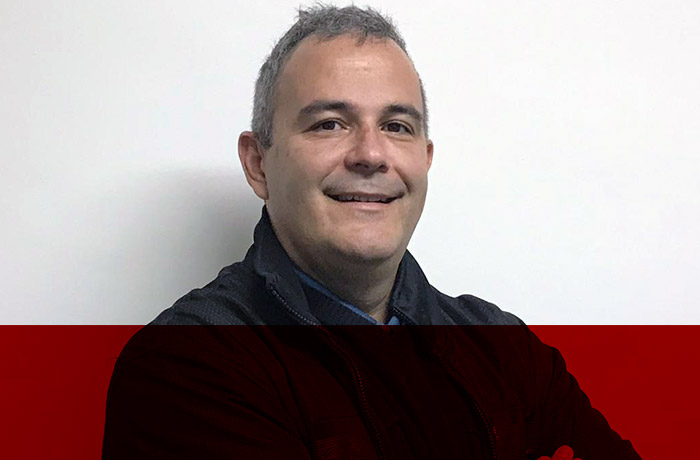 Marcos Abellón, criador da AnnA, plataforma que conecta pessoas a sistemas por meio do WhatsApp, Telegram e Messenger