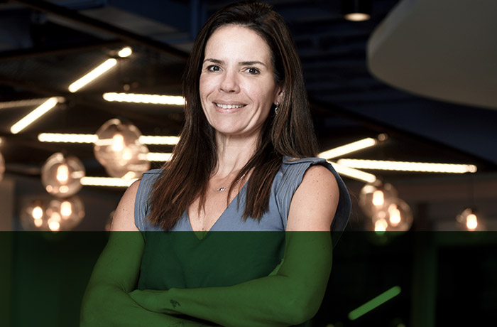 Claudia Furini, diretora de marketing, estratégia de clientes e ESG do banco BV